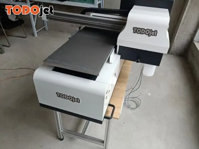 UV 3050 led Flatbed Printer with XP 600 printhead for CMYK+White and +Varnish